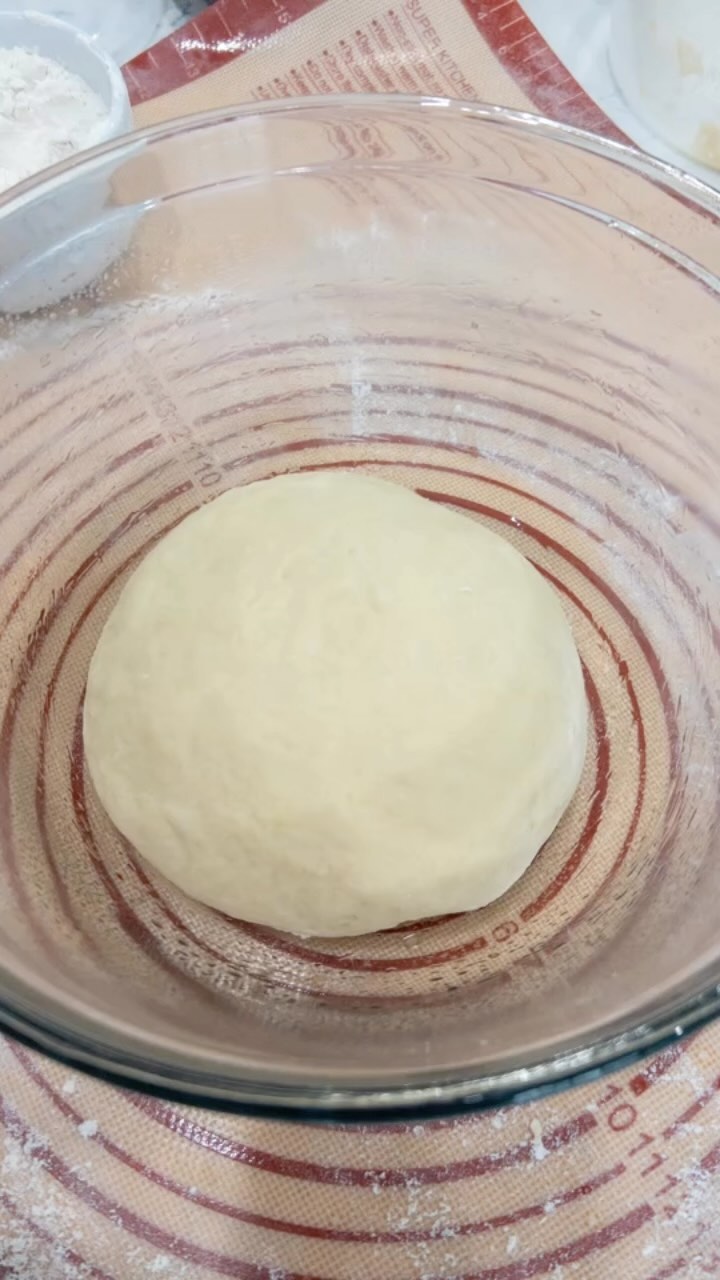 It’s alright to be little bitty…. as long as you proof up nice and big! Cinnamon rolls in the works… one more rise to go! 

#cinnamoroll #madefromscratch #madefromscratchwithlove #shopsmall #shoplocal