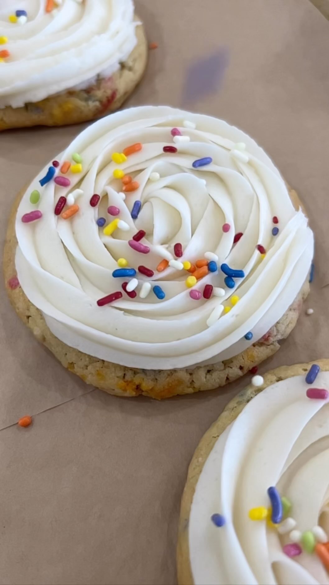 Sprinkles are the glitter of baking! These Funfetti cookies are headed to @summermoonfayetteville this afternoon. 

#funfetticookies #noartificialflavors #noartificialcolors @gosupernatural