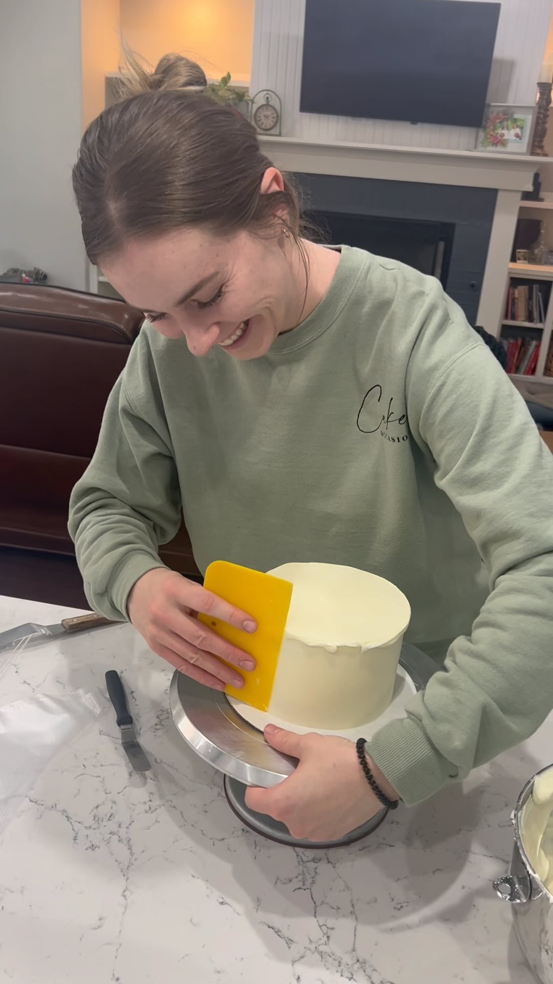 When @thecakeoccasion comes to teach you a 1:1 class and knocks out this beauty with ease! If you’ve thought about taking a class, I can’t recommend Stephanie enough! She is kind, professional, very approachable and patient. I learned so much!